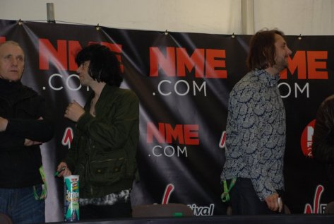 Tim Burgess y Jon Brookes en el V Festival 2010